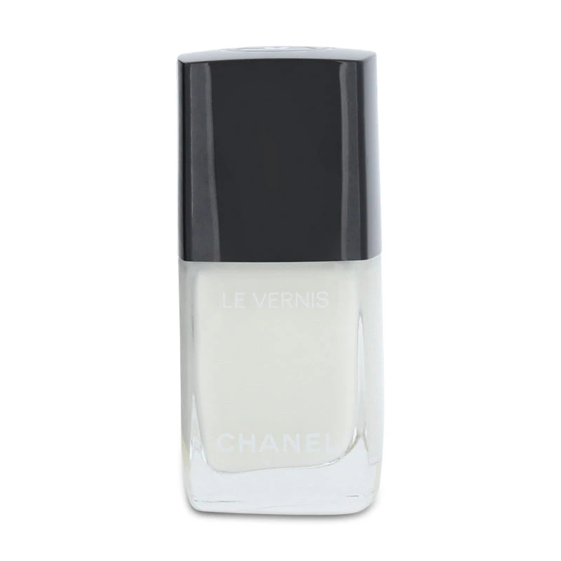 Chanel Le Vernis 927 Blanc Ecume Longwear Nail Polish 1 Chanel Le Vernis 927 Blanc Ecume Longwear Nail Polish
