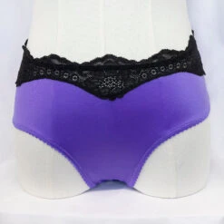 Victoria's Secret Cheeky Purple & Pink Knickers & Lip Gloss Set - Small -Hogies Online Shop h2iwaqyzyn5