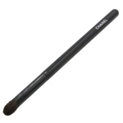 Chanel Les Pinceaux Rounded Eyeshadow Brush