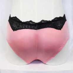 Victoria's Secret Cheeky Purple & Pink Knickers & Lip Gloss Set - Small -Hogies Online Shop x5324nke423